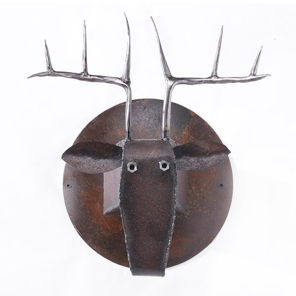 Featured image of post Metal Reindeer Head - Vector reindeer head for the winter season.